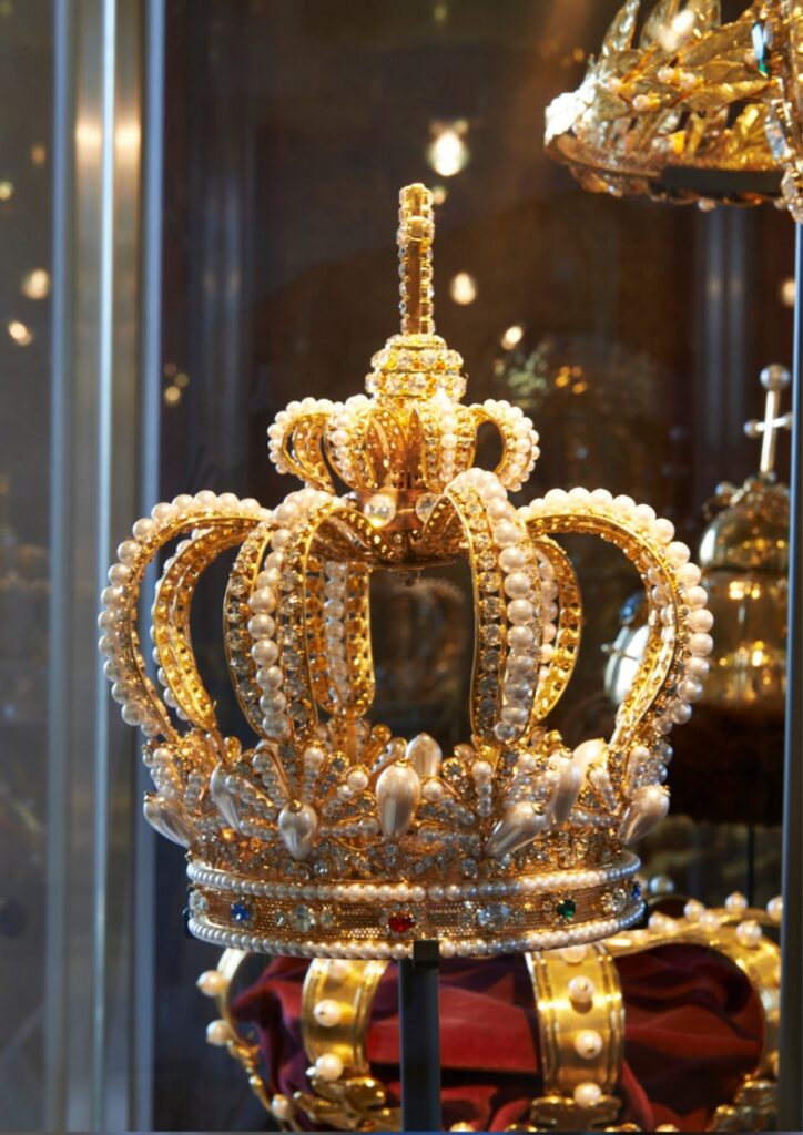 Crown with hotsell diamond